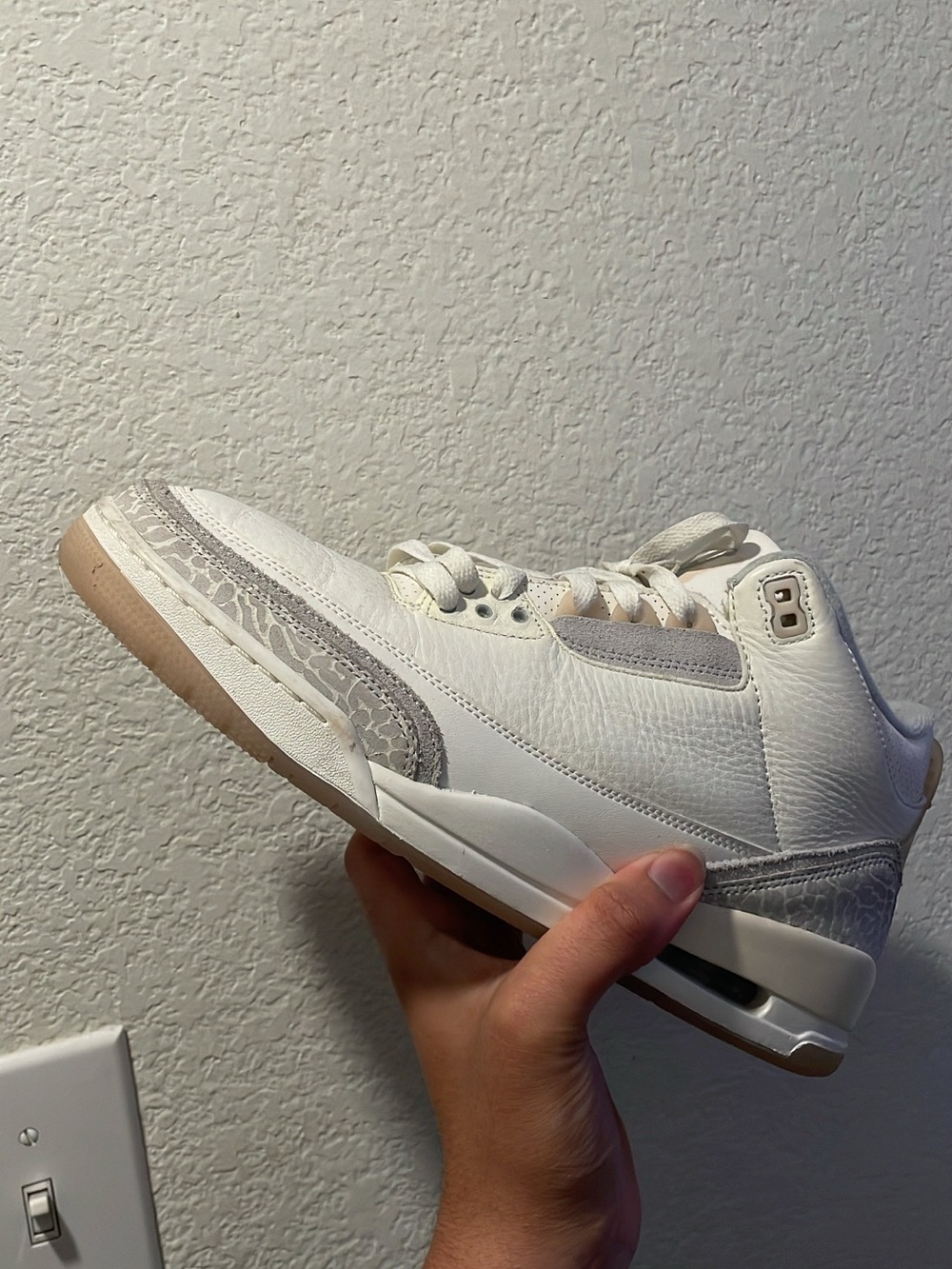 Jordan Men's White and Gray Retro Sneakers